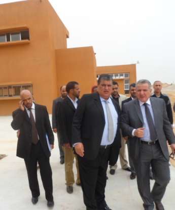 والي جهة العيون يتفقد مشروع إنشاء المدرسة العليا للتكنولوجيا 