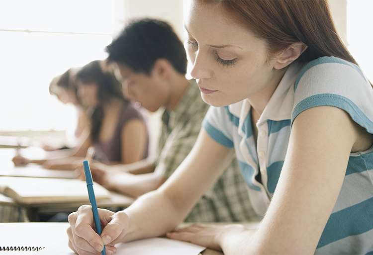 تسجيل المترشحين الأحرار في امتحانات البكالوريا 2015/2014