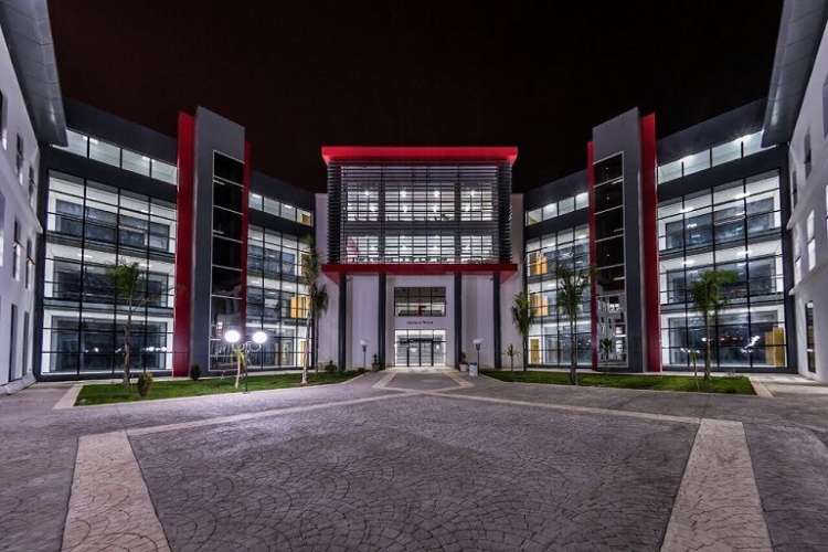 جامعة ابن زهر : 2050 مقعدا جديدا في كلية الطب وباقي مدارس الجامعة