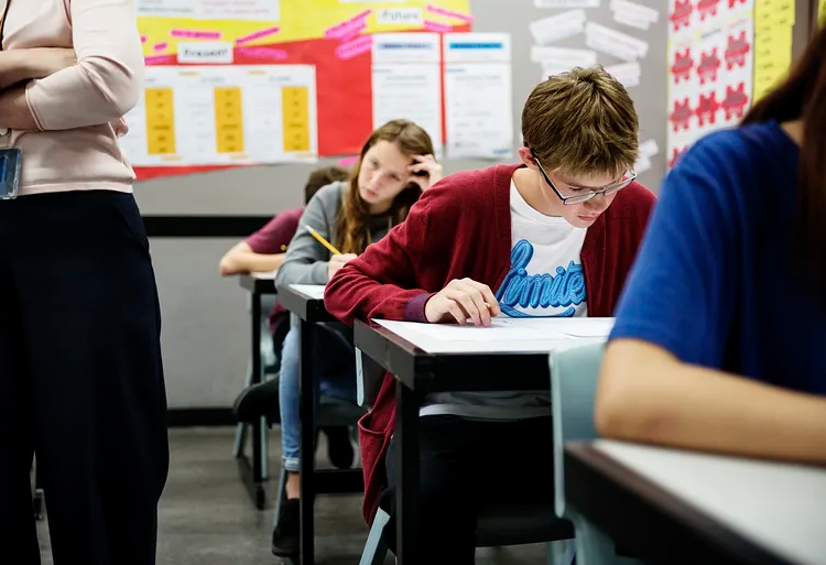 هل يمكن مواصلة التعليم العالي بدون بكالوريا؟